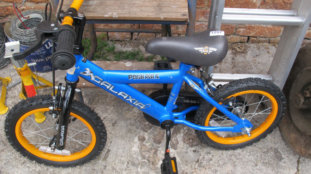 Lot 1297: Kids bike