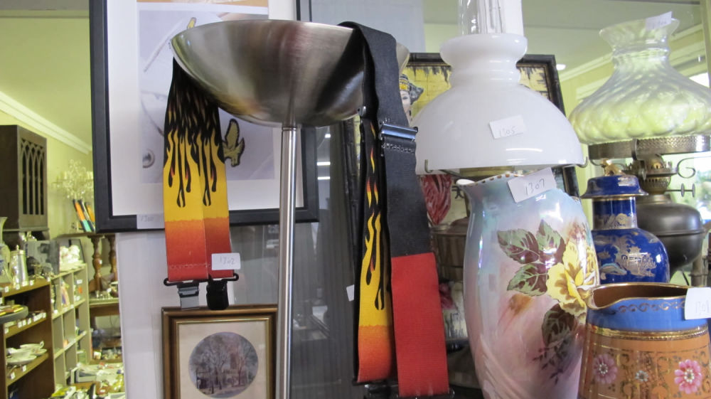 Lot 1302: Fire themed braces