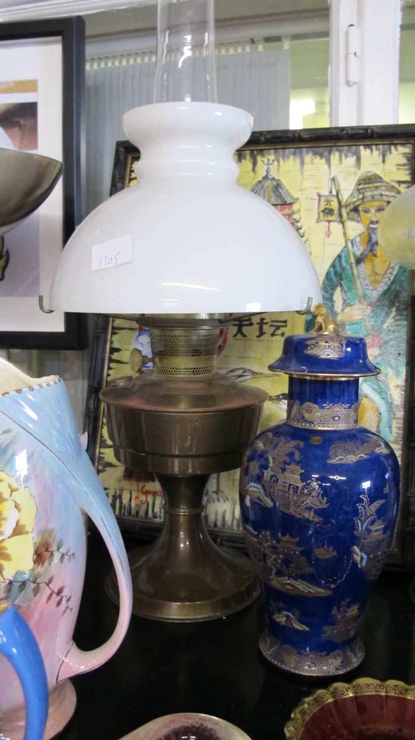 Lot 1305: vintage brass lamp