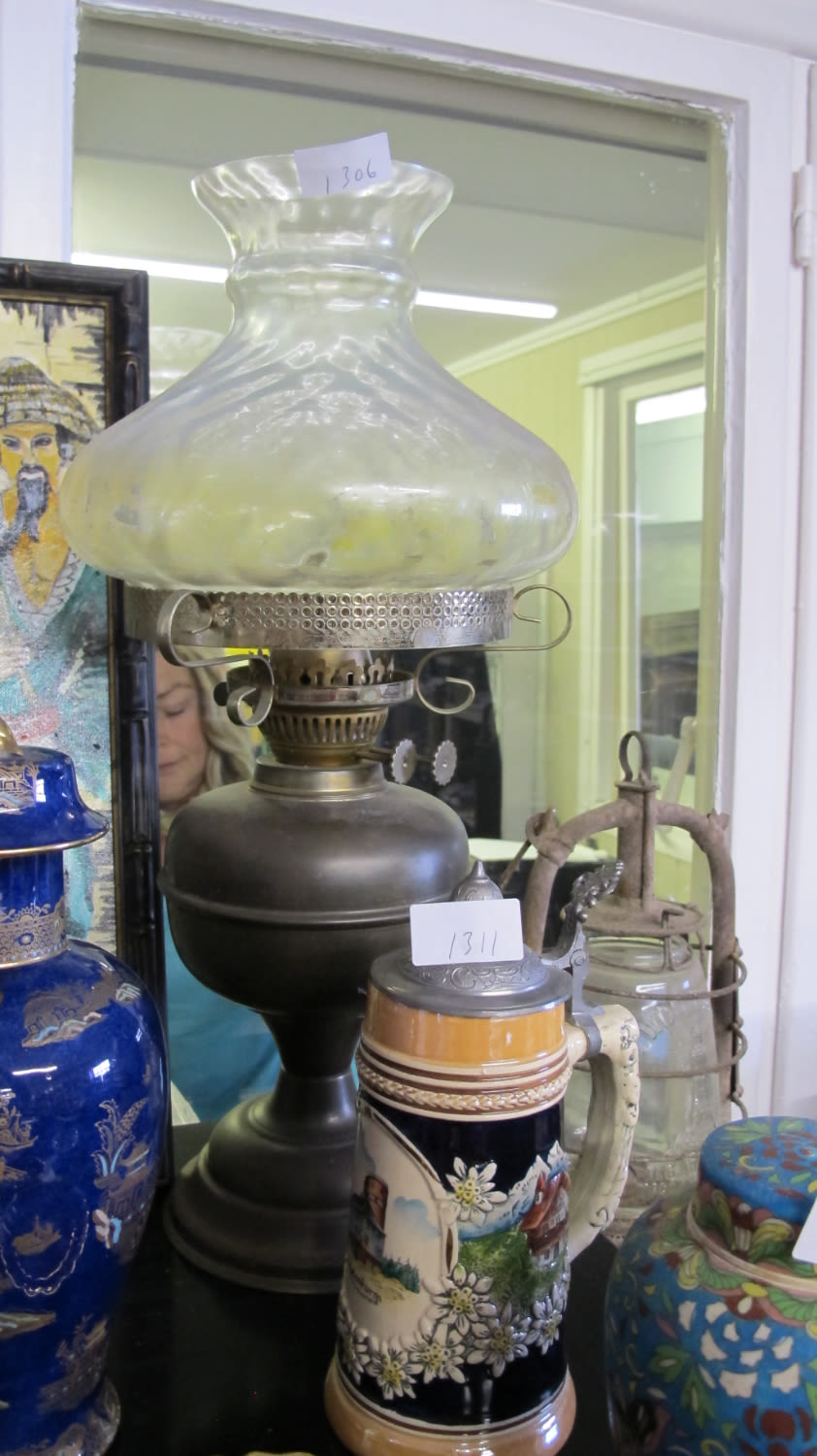 Lot 1306: vintage brass lamp