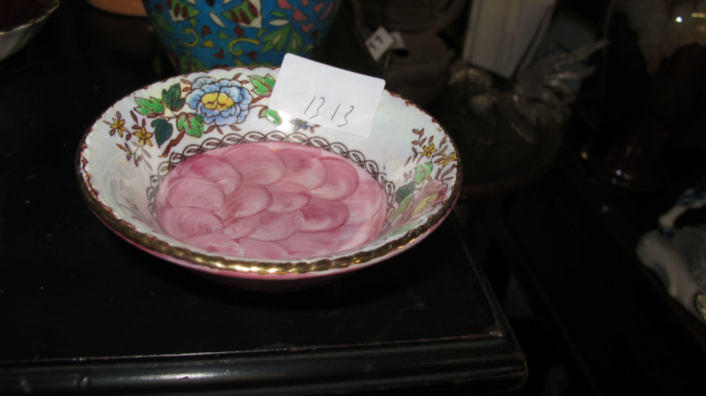 Lot 1313: Maling Peony Rose pin dish