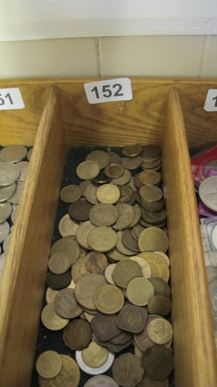 Lot 152: Qty of foreign and UK coins