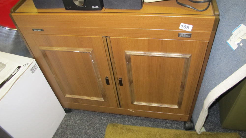 Lot 188: Hostess trolley