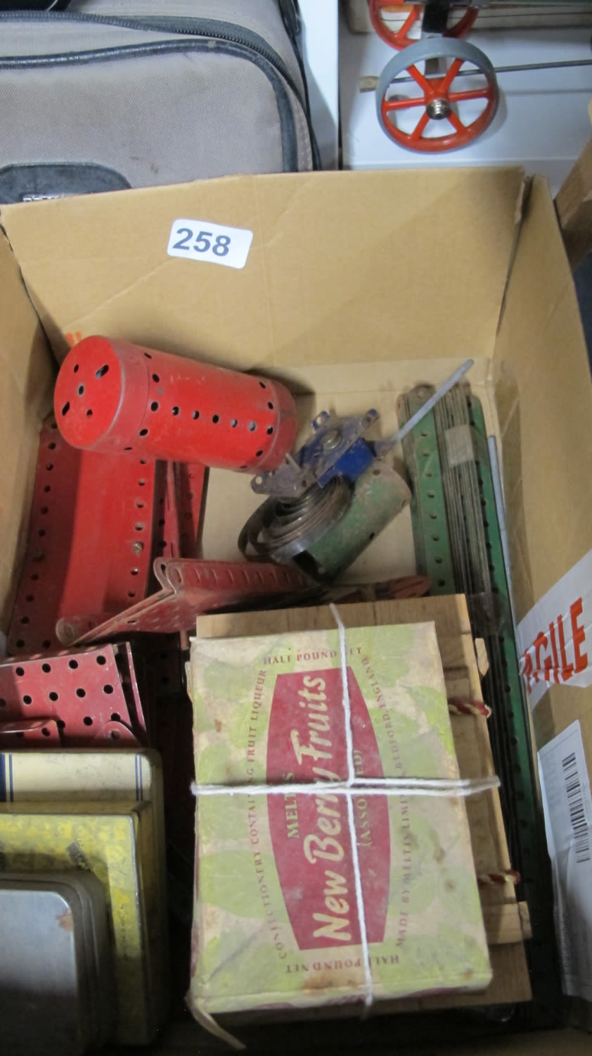 Lot 258: Vintage Meccano with clockwork motor