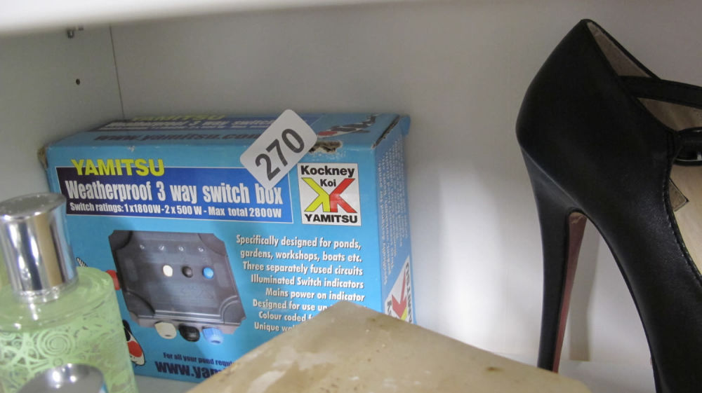 Lot 270: Weather proof 3 way switch box