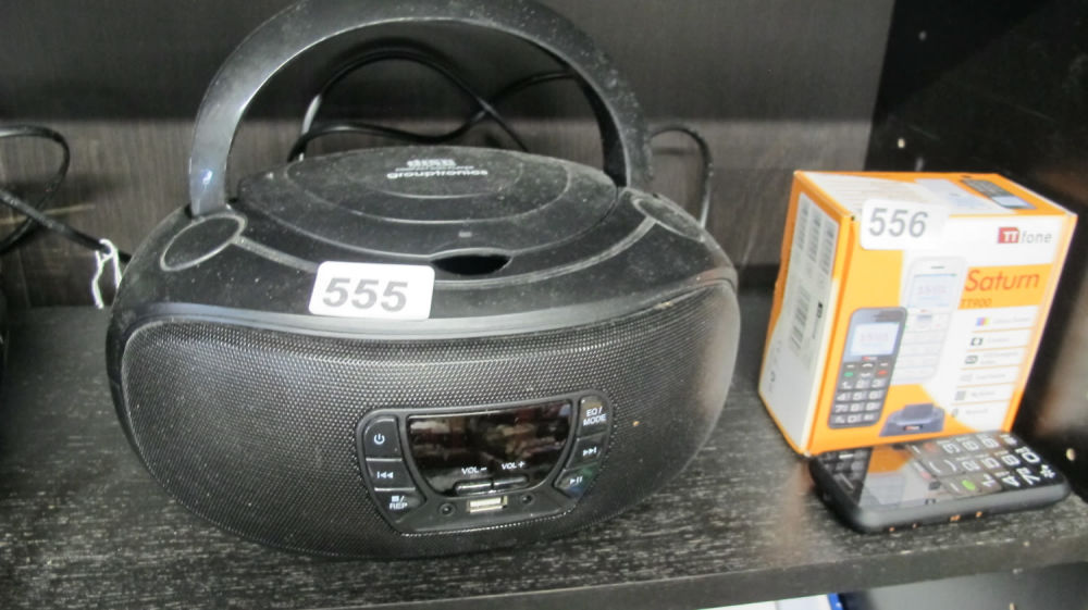 Lot 555: Radio cd player