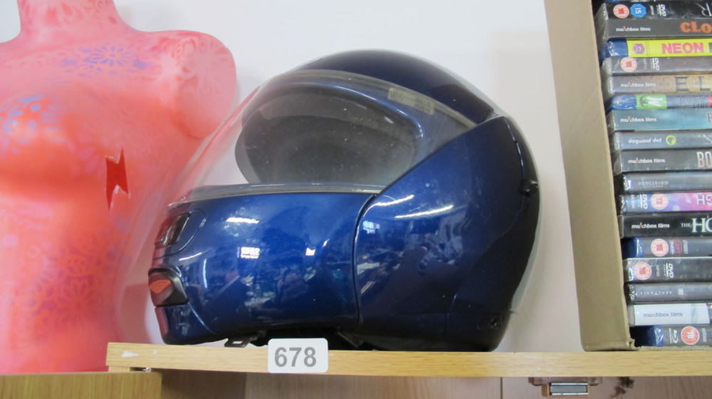 Lot 678: Crash helmet