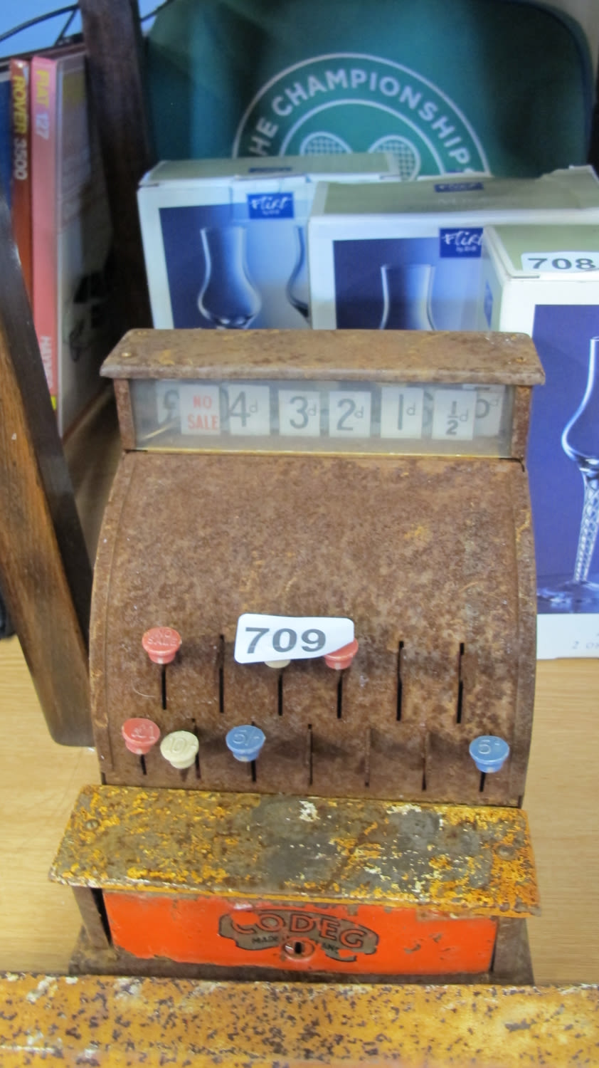 Lot 709: Childs shop till