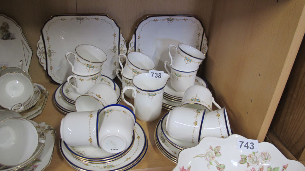 Lot 738: Vintage tea service