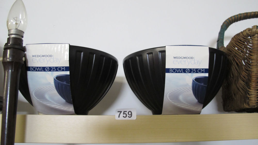 Lot 759: 2 Wedgwood bowls