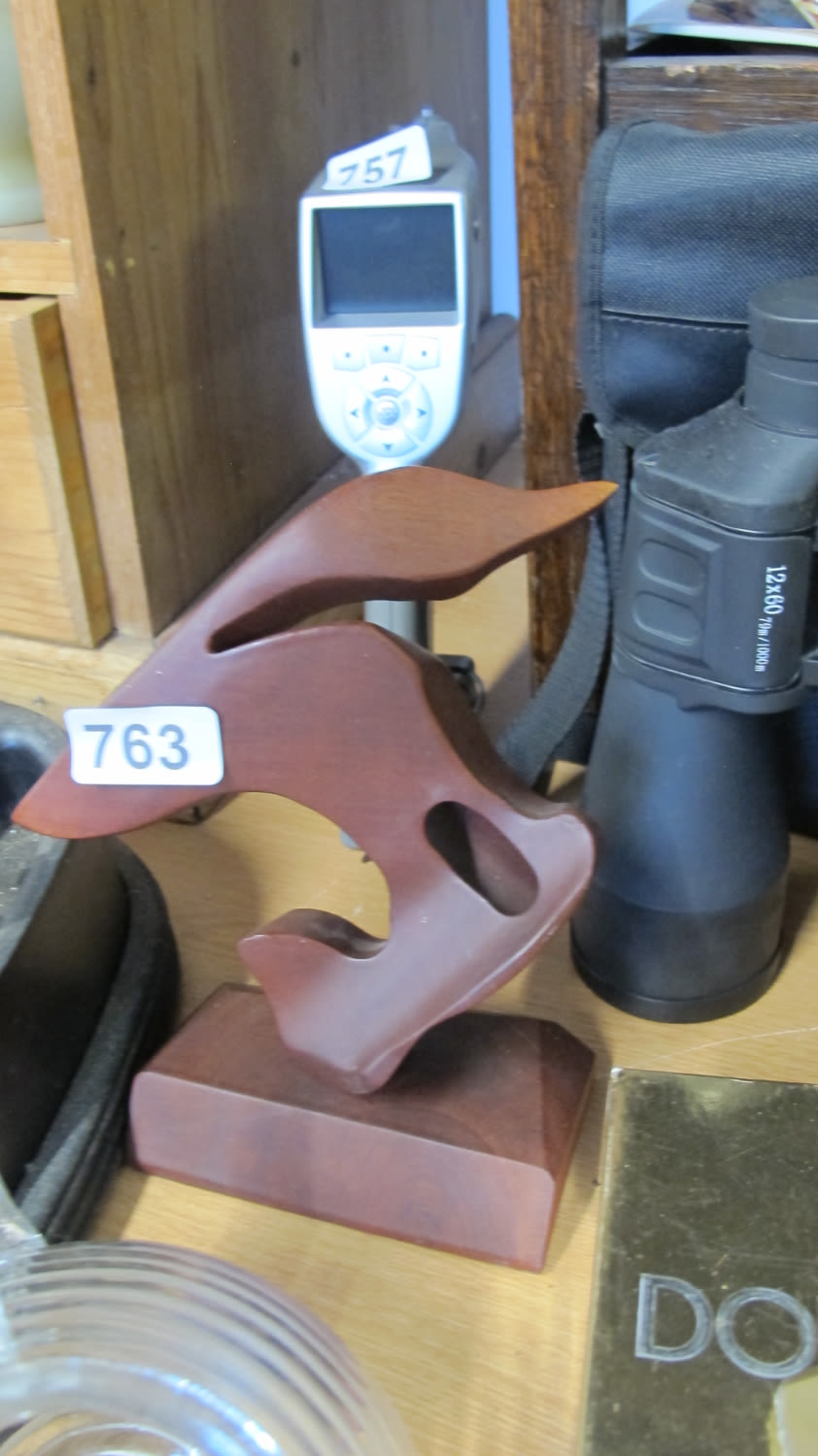 Lot 763: Abstract sculpture