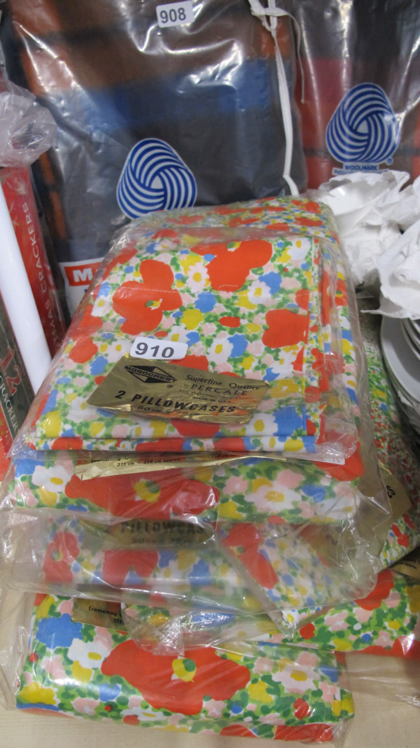 Lot 910: Pillowcases