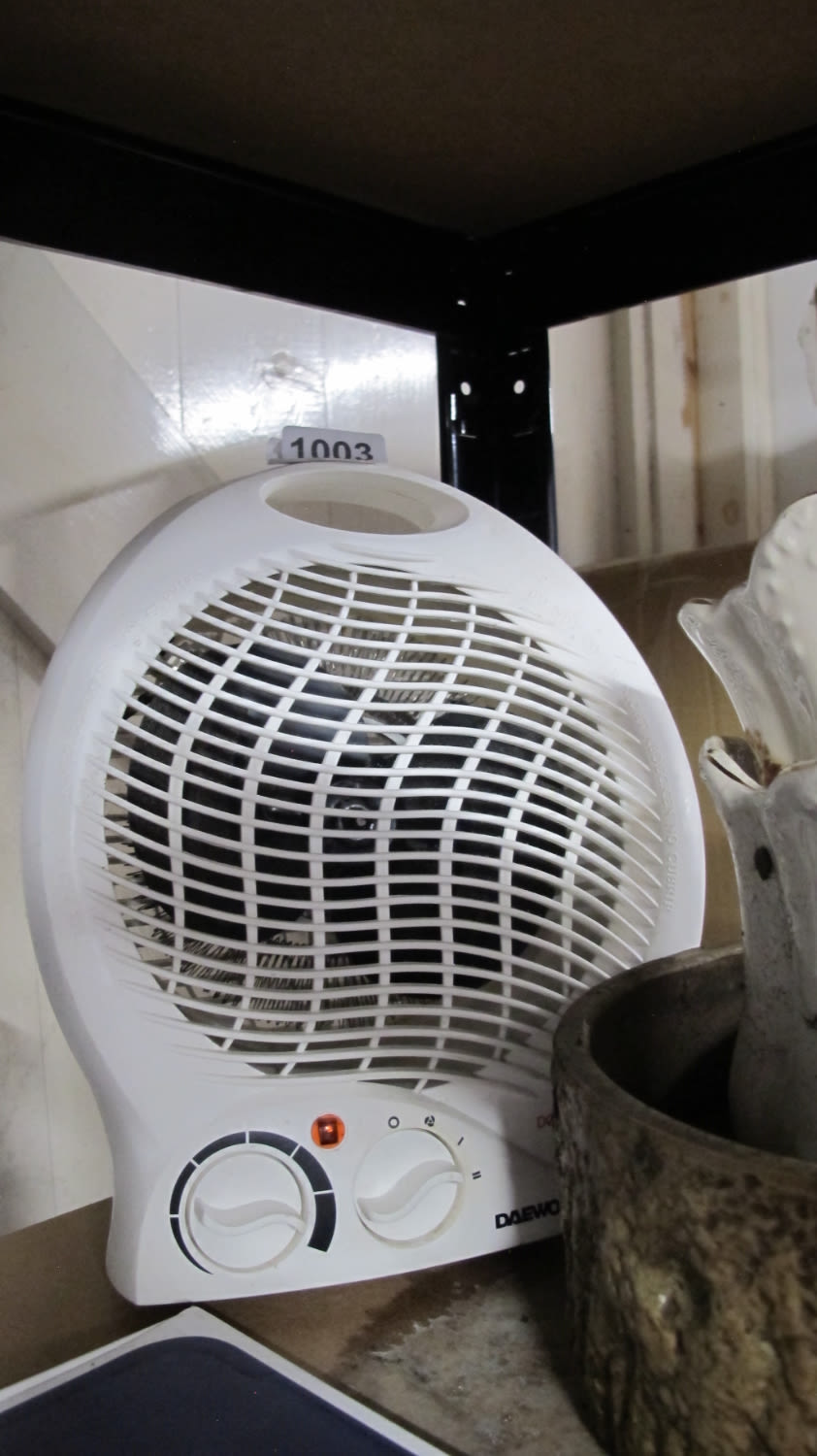 Lot 1003: Electric heater