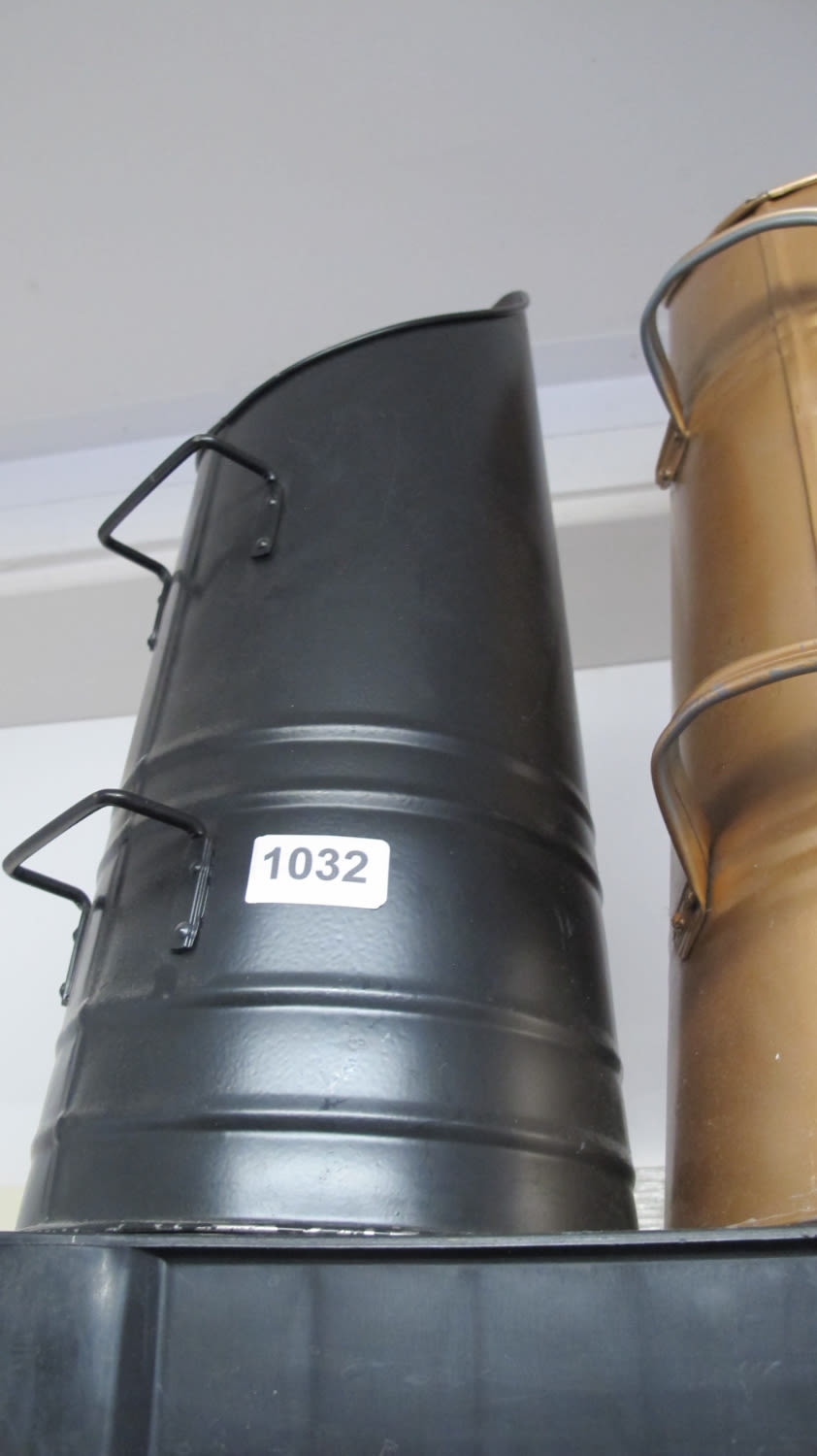 Lot 1032: coal scuttle