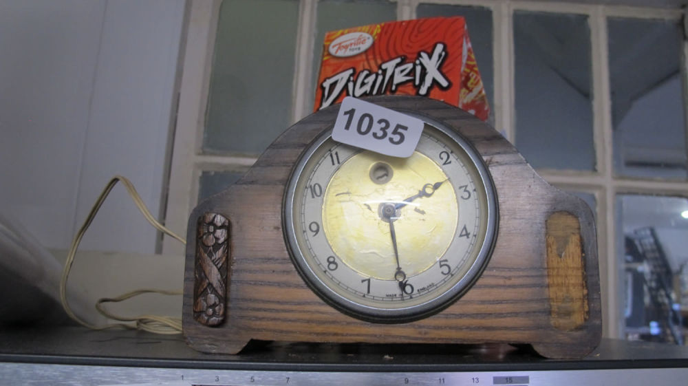 Lot 1035: Mantle clock
