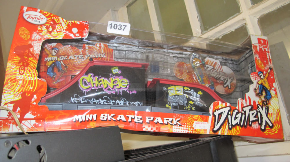 Lot 1037: Digitrix mini skate park