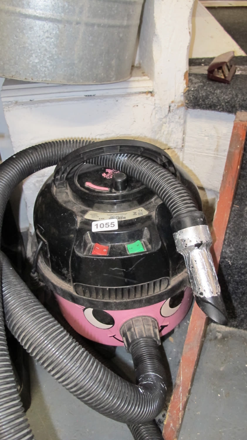 Lot 1055: Hetty vacuum