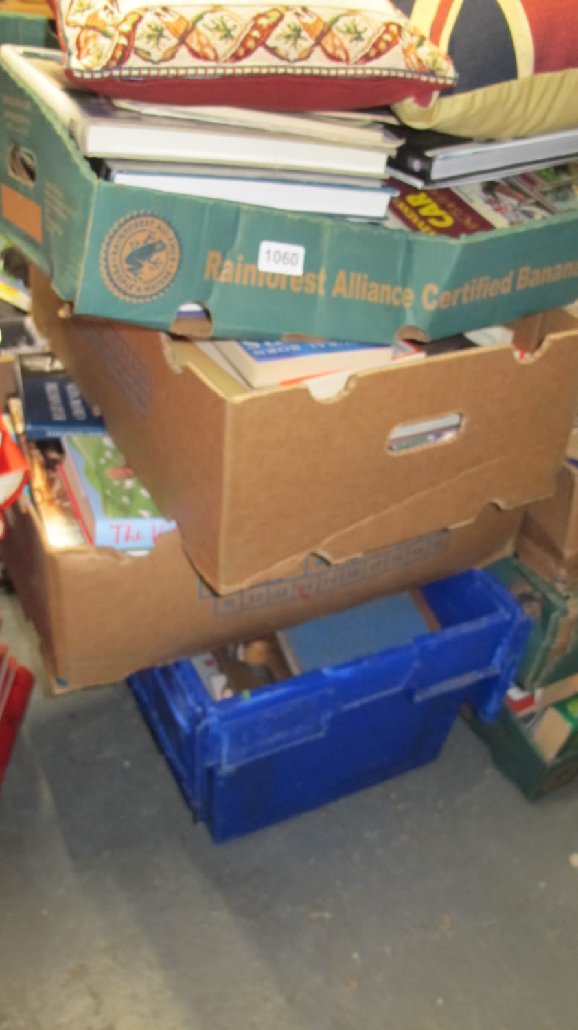 Lot 1060: Qty of books
