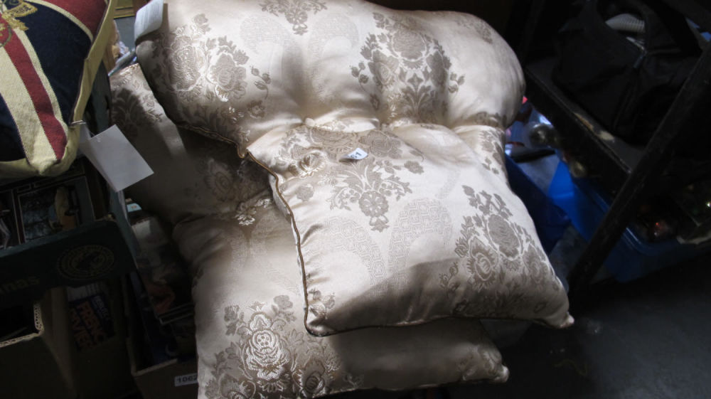 Lot 1061: Cushions