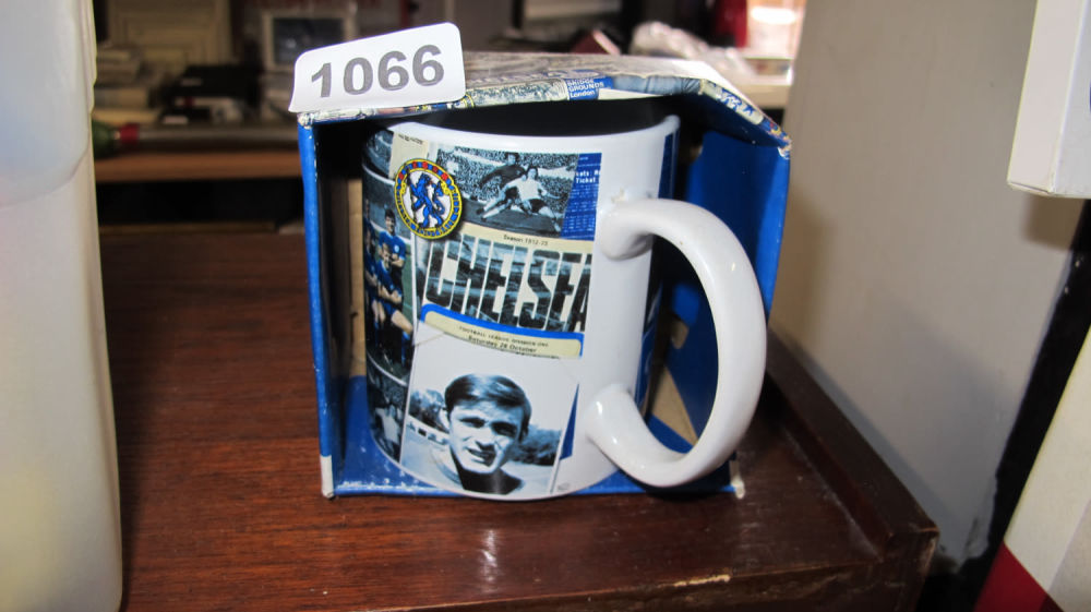 Lot 1066: Chelsea mug