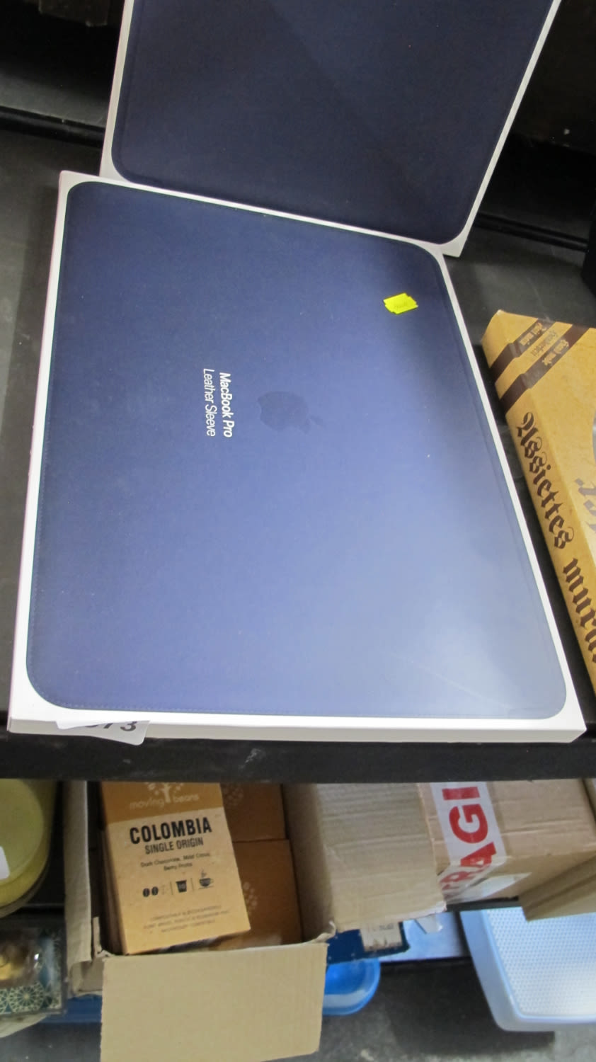 Lot 1073: Macbook pro leather sleeve