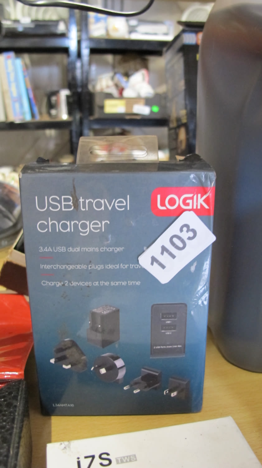 Lot 1103: usb travel charger