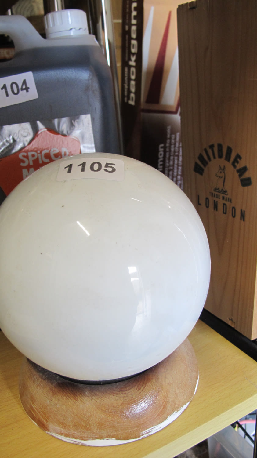 Lot 1105: table lamp