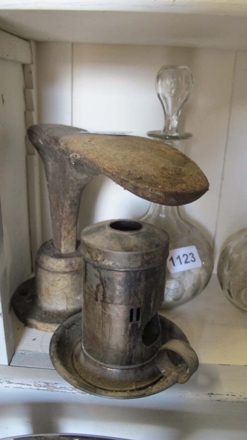 Lot 1122: cobblers last