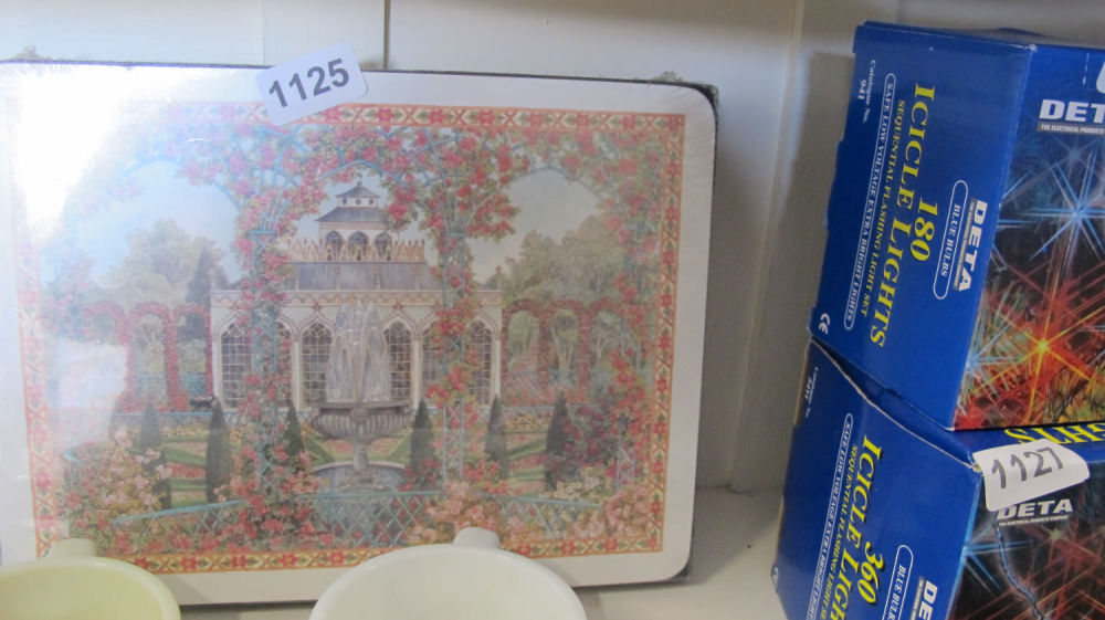 Lot 1125: place mats