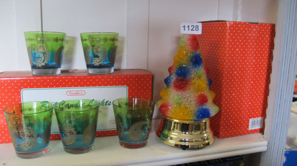 Lot 1128: tea light holders