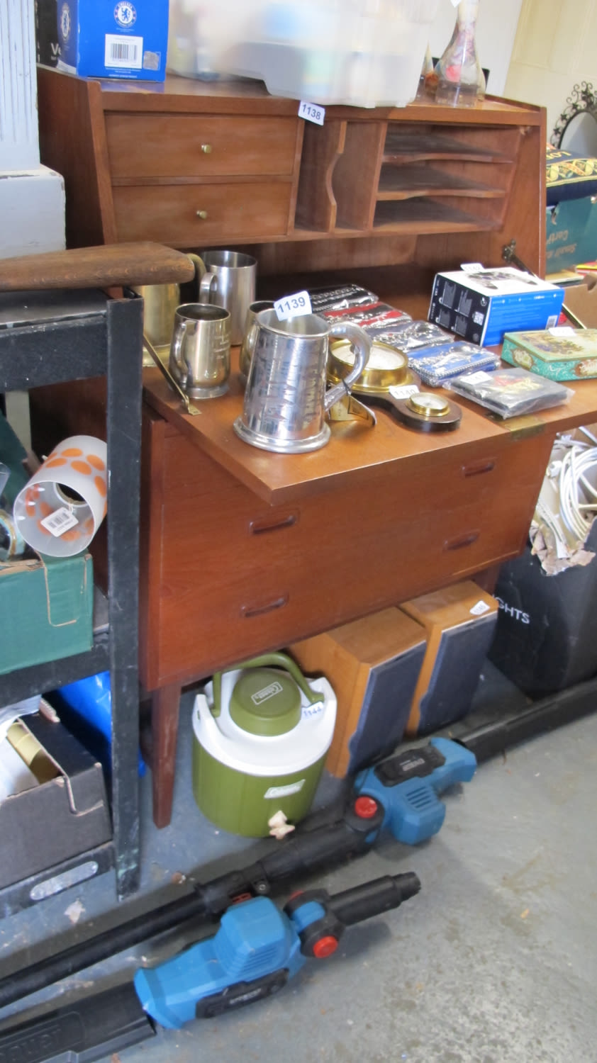 Lot 1138: Mid-century bureau