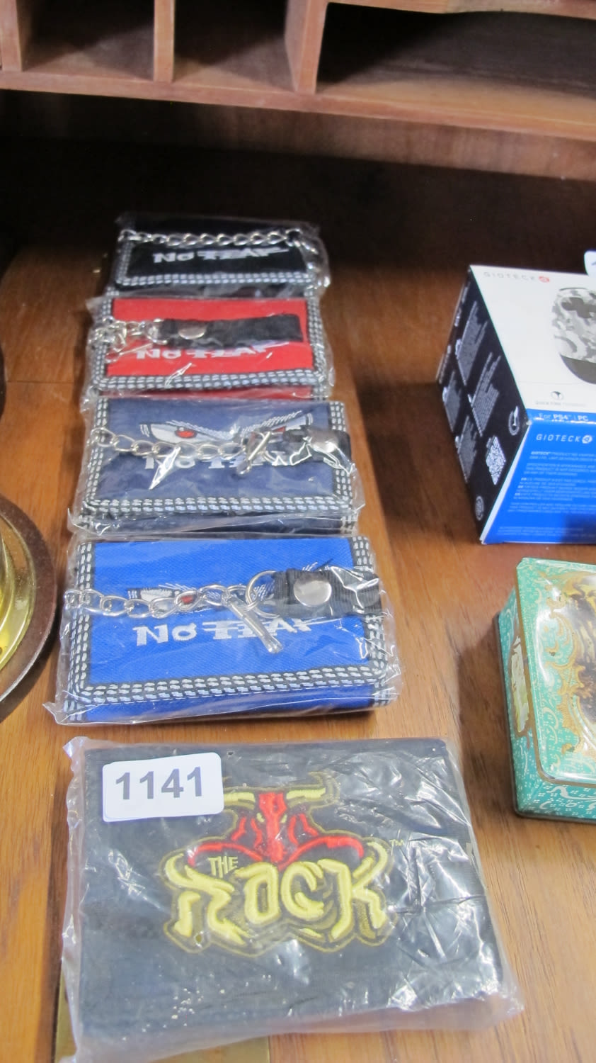 Lot 1141: No fear wallets