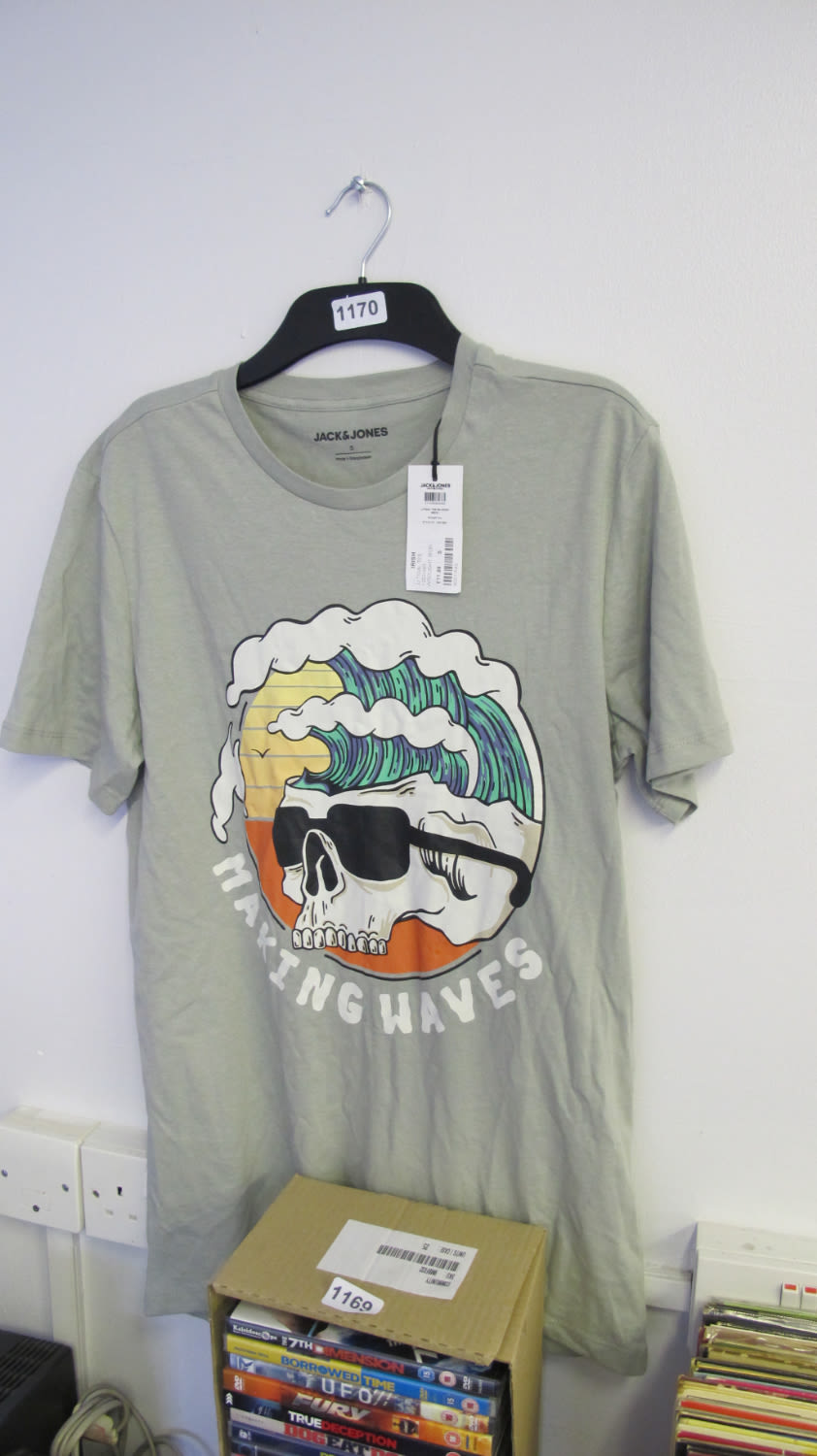 Lot 1170: Jack Jones tshirt