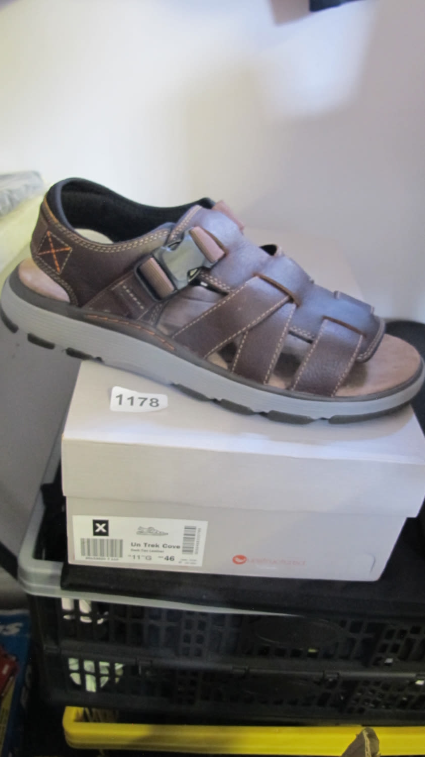 Lot 1178: Boxed sandals