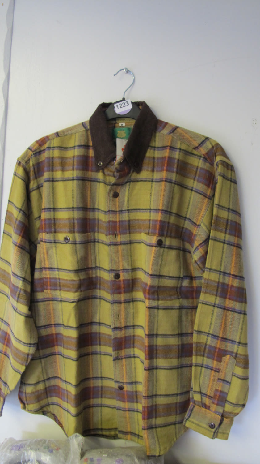 Lot 1223: Lumber jack shirt