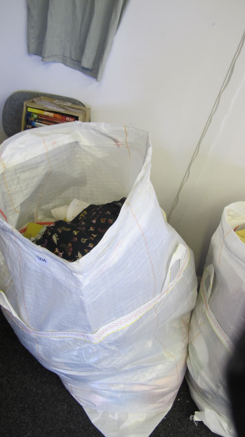 Lot 1234: Bag of clothing
