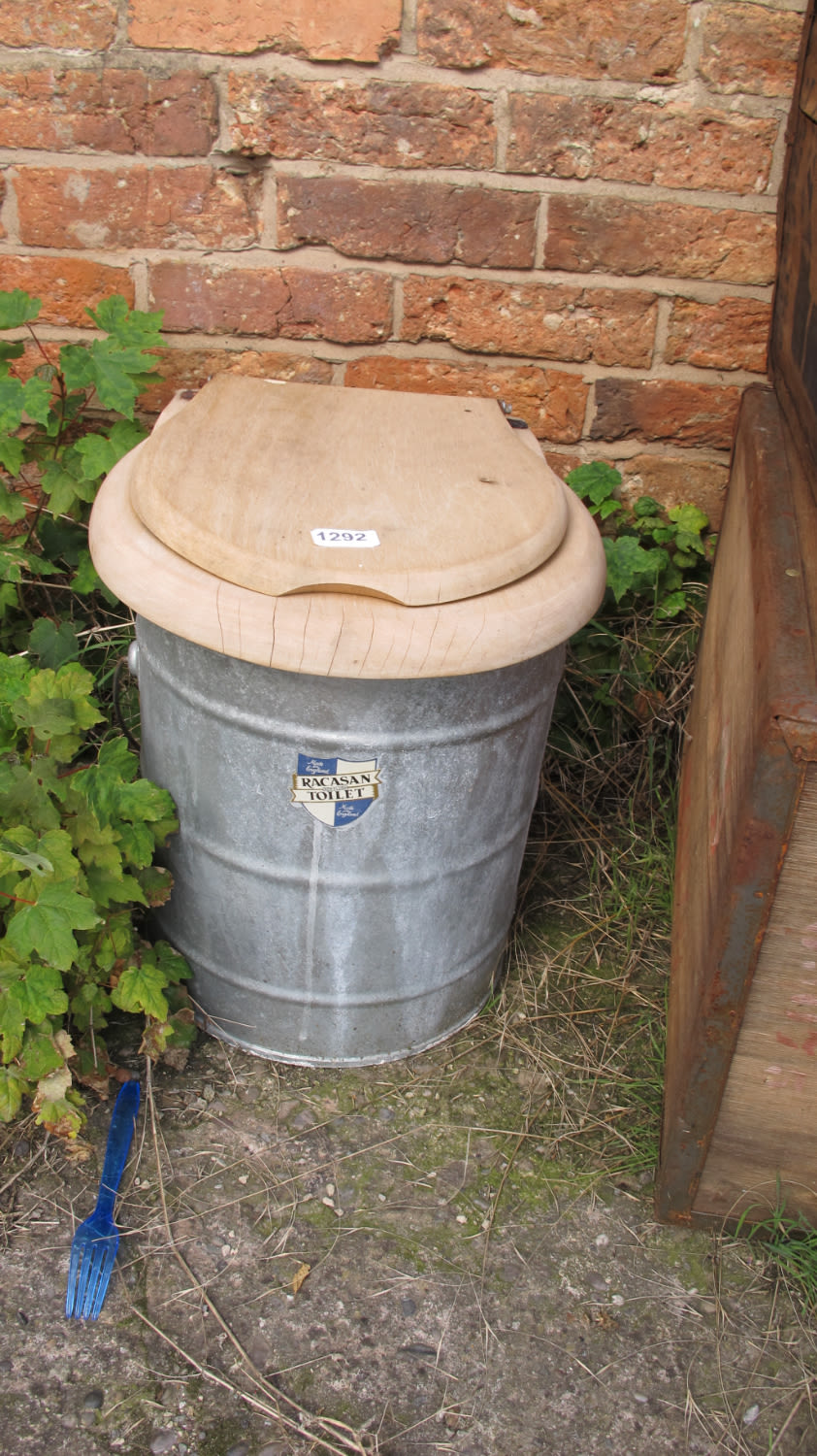 Lot 1292: Racasan toilet