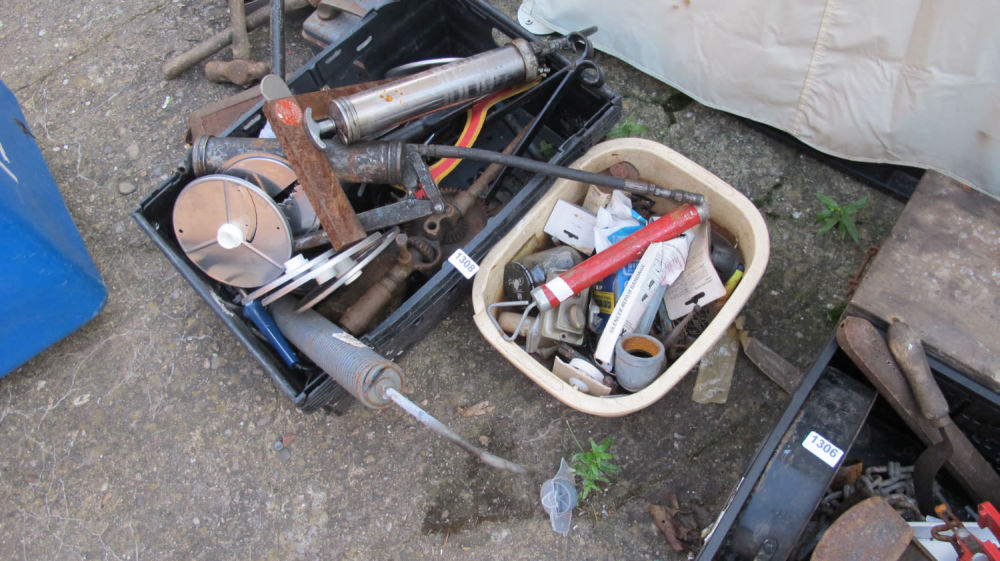 Lot 1308: Qty of tools and misc