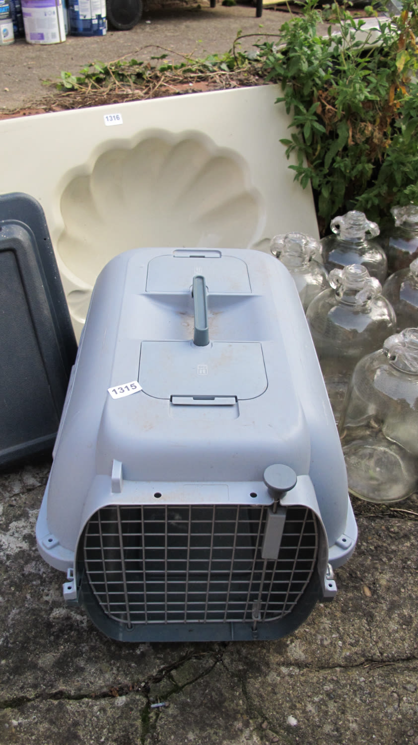 Lot 1315: cat carrier