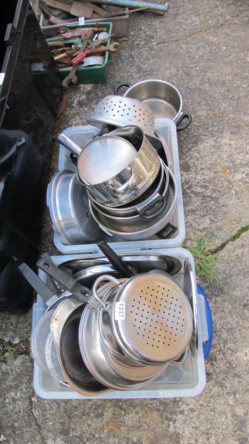 Lot 1317: qty of pans
