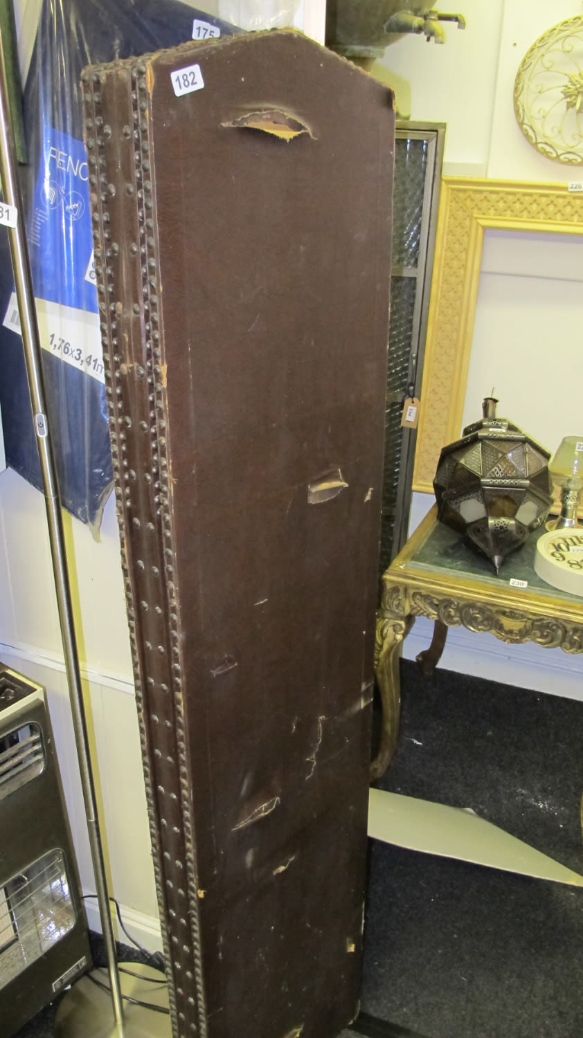 Lot 182: Screen