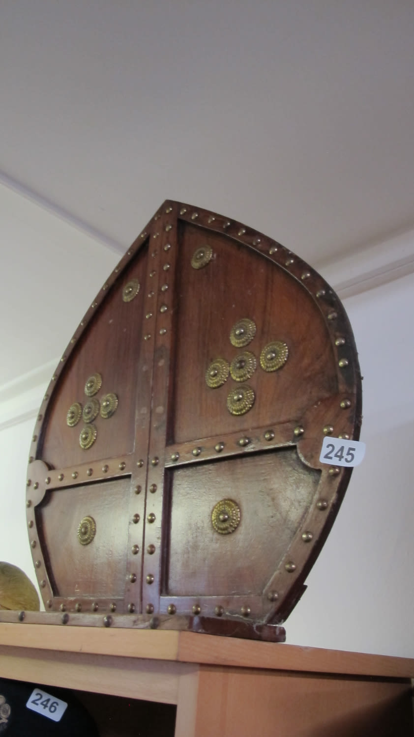 Lot 245: Decorative item
