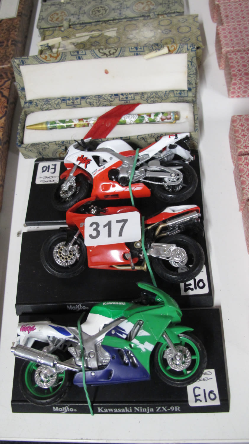 Lot 317: Motorcycle die cast