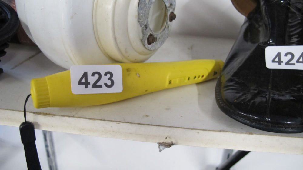 Lot 423: gas detector
