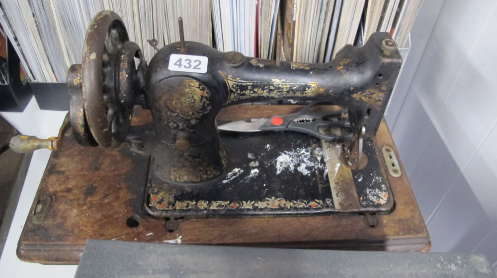 Lot 432: vintage sewing machine