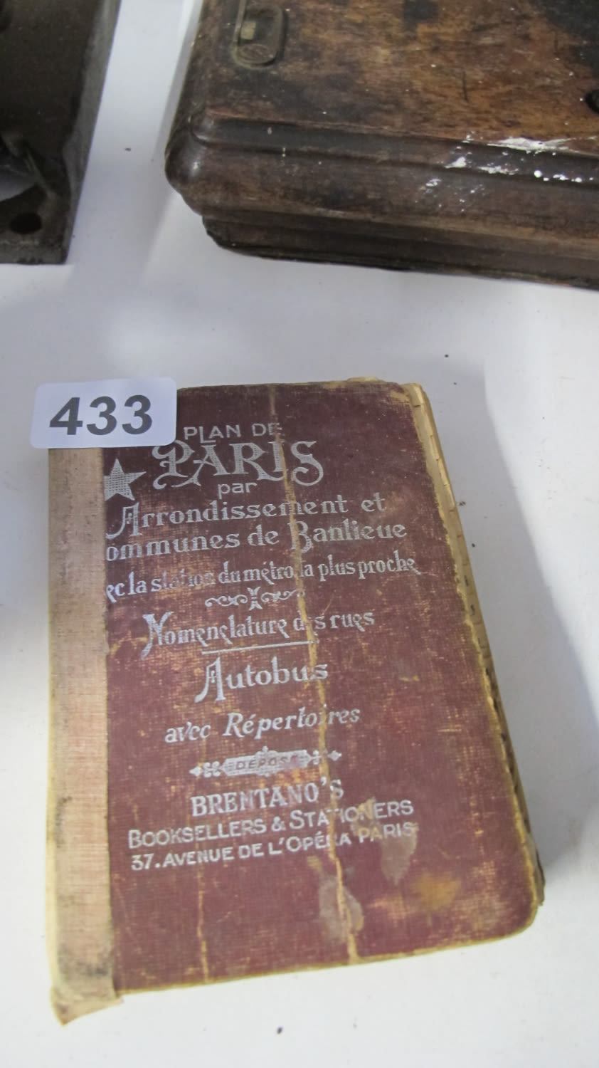 Lot 433: vintage plans of Paris