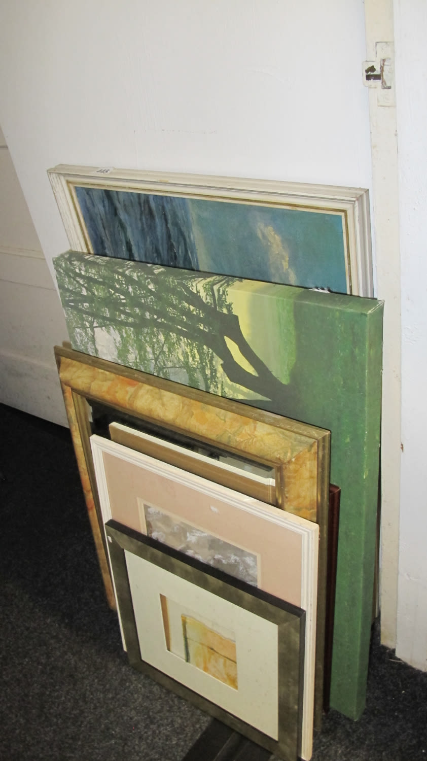 Lot 445: qty of pictures