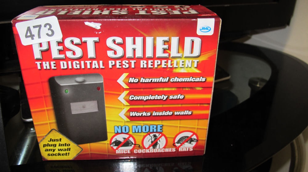 Lot 473: digital pest repellent