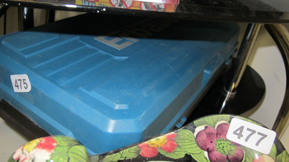 Lot 475: plastic tool case