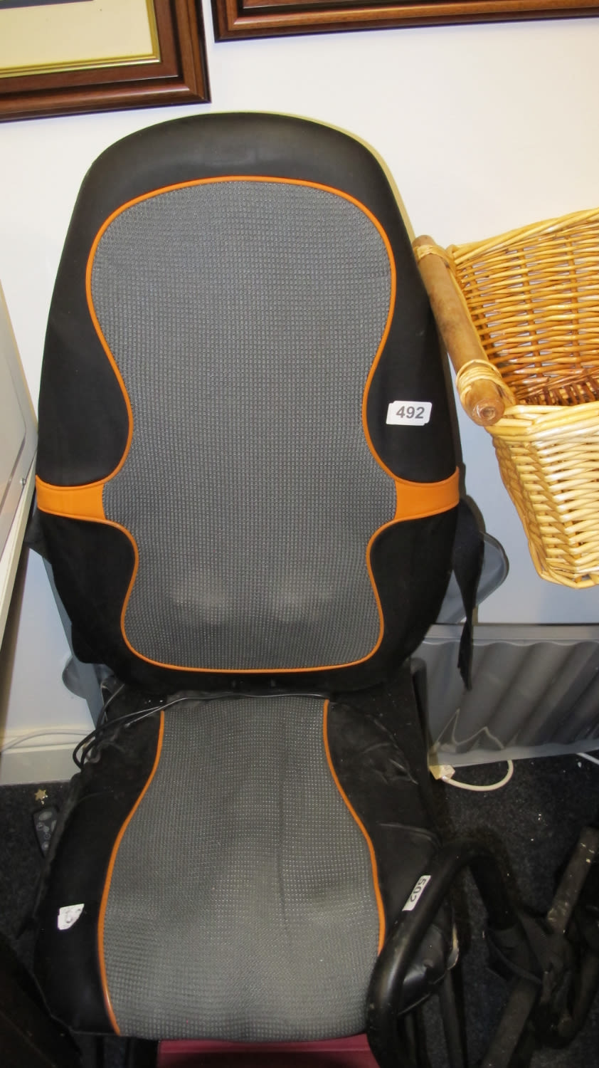 Lot 492: chair massager